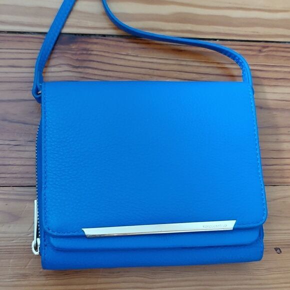 Vince Camuto Anika Crossbody Bag in Dazzling Blue Pebbled Leather - Picture 1 of 12